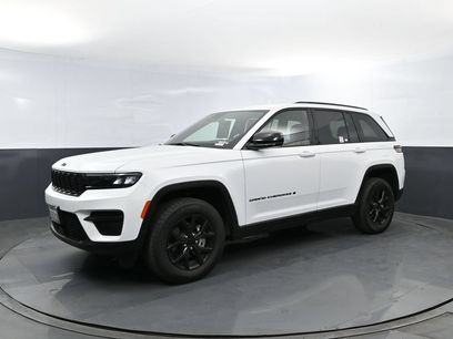 Used 2025 Jeep Grand Cherokee Altitude