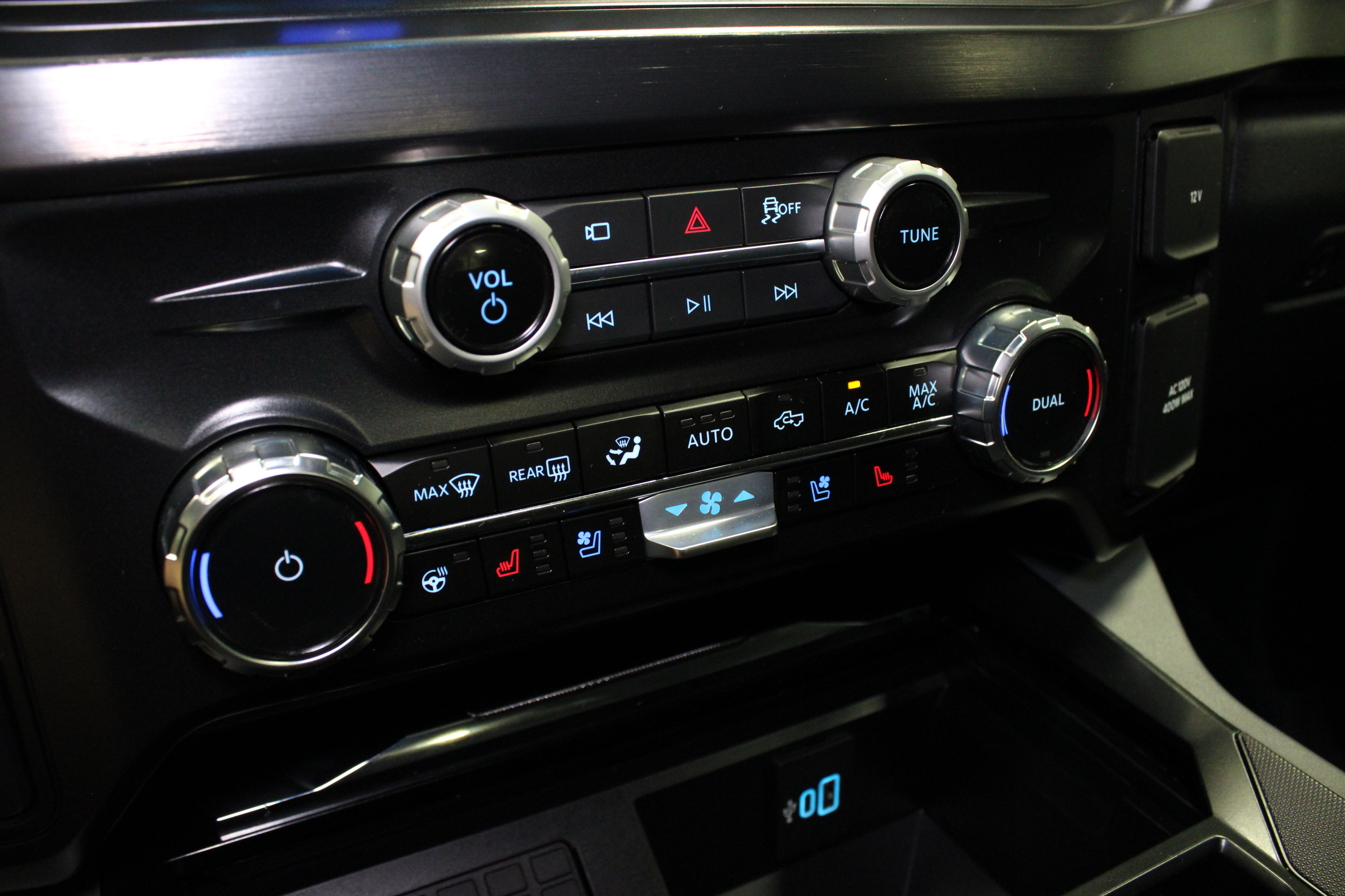 Used 2026 Ford F250 Lariat w/ Black Appearance Package AWD/4WD image 33
