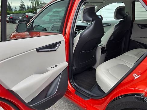 Certified 2023 Kia Niro Wind w/ Wind Preserve Package FWD image 17