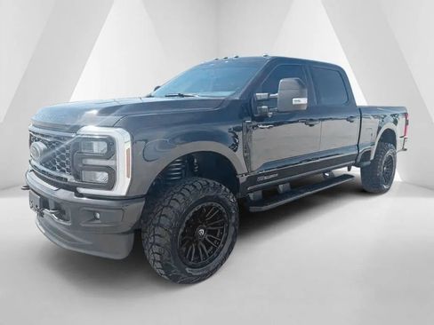 Used 2025 Ford F250 Lariat w/ Black Appearance Package AWD/4WD image 3