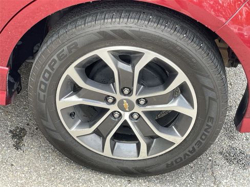 Used 2017 Chevrolet Sonic LT w/ Fun and Sun Package FWD image 11