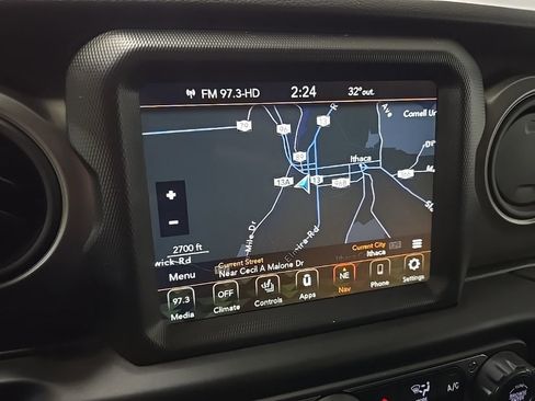 Used 2022 Jeep Wrangler Willys image 23