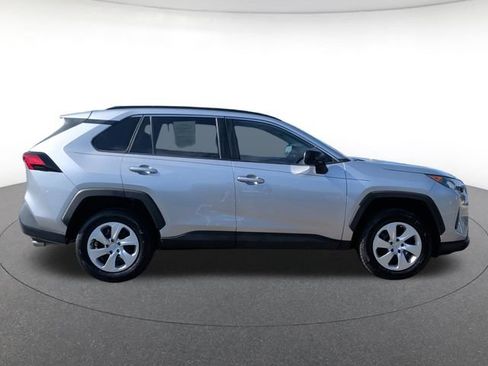 Used 2020 Toyota RAV4 LE FWD image 6