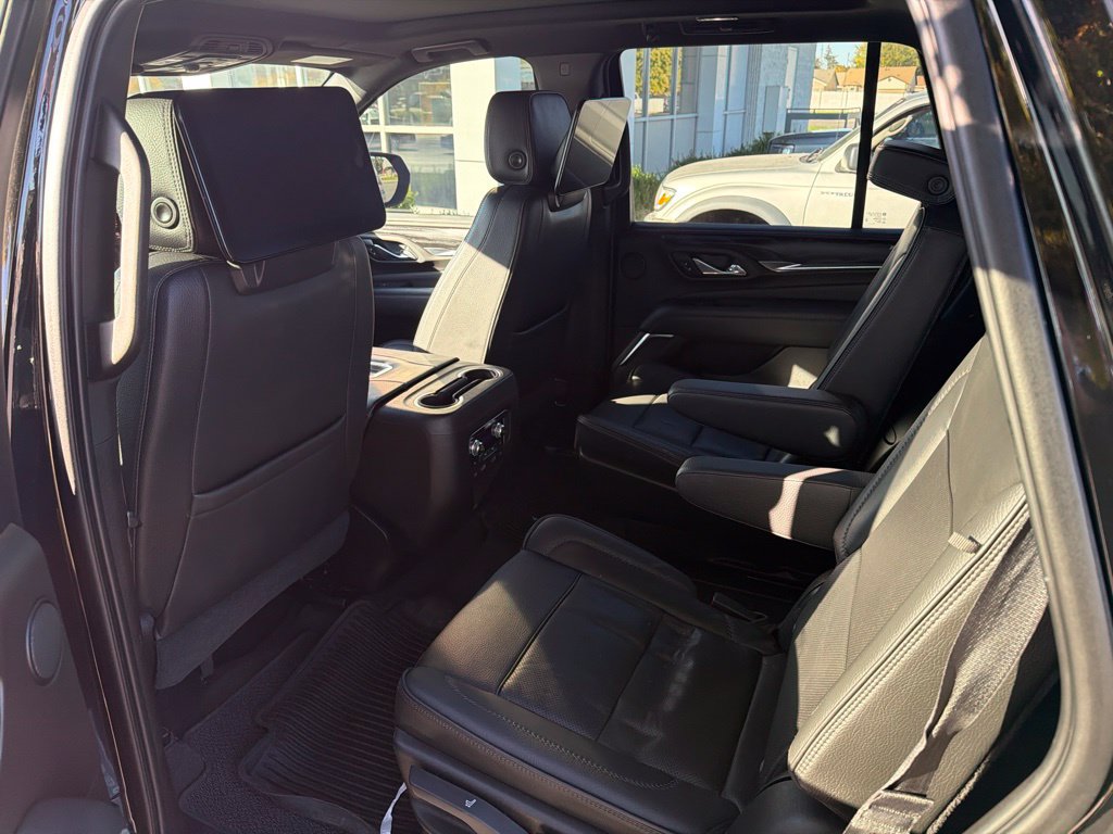 Used 2021 GMC Yukon Denali w/ Denali Ultimate Package AWD/4WD image 12
