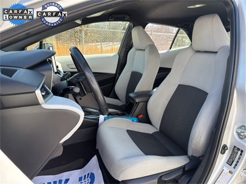 Used 2024 Toyota Corolla SE w/ SE Package image 23