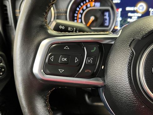 Used 2022 Jeep Wrangler Unlimited Sahara image 35