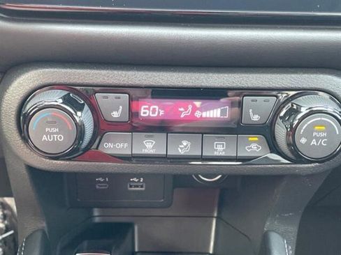 Used 2021 Nissan Kicks SR w/ SR Premium Package image 21