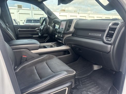 Used 2022 RAM 1500 Laramie w/ Sport Appearance Package AWD/4WD image 15