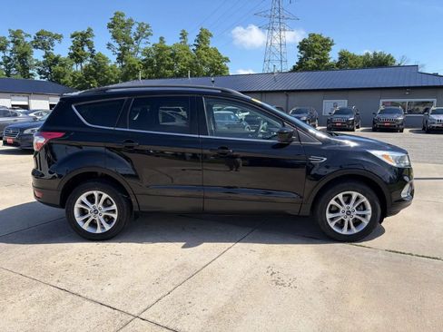 Used 2018 Ford Escape SE AWD/4WD image 4