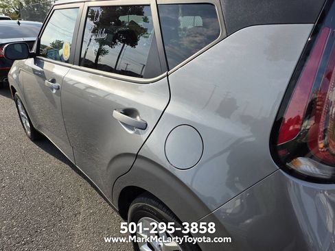 Used 2023 Kia Soul LX w/ Option Group 015 FWD image 9