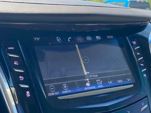 Used 2017 Cadillac Escalade Luxury AWD/4WD image 27