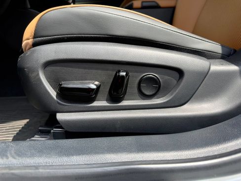 Used 2022 Lexus ES 250 w/ Premium Package AWD/4WD image 17