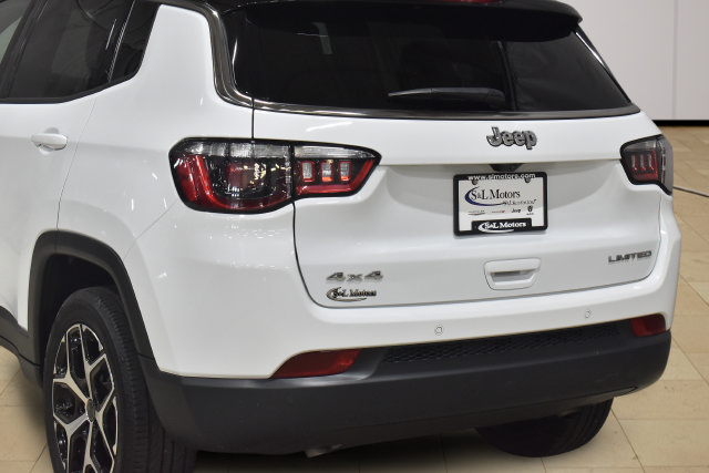 Used 2025 Jeep Compass Limited AWD/4WD image 27