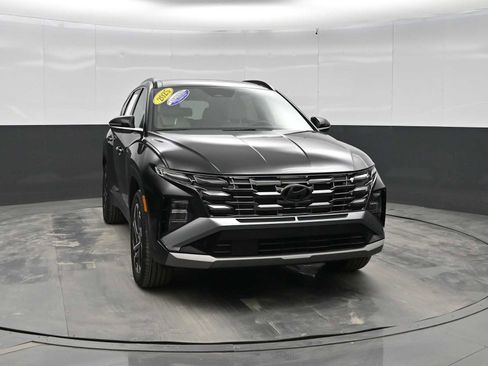 Certified 2025 Hyundai Tucson Limited AWD/4WD image 2