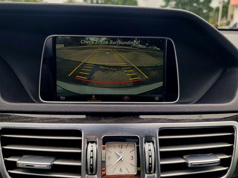 Used 2016 Mercedes-Benz E 350 4MATIC Sedan image 21