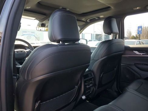 New 2026 Jeep Grand Cherokee Altitude AWD/4WD image 12