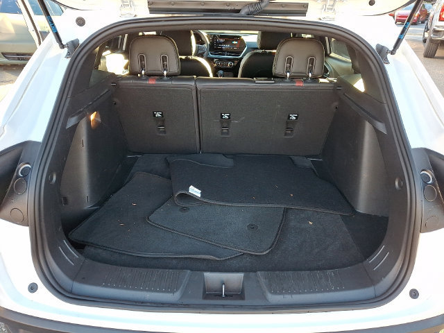 Used 2024 Chevrolet Trax RS FWD image 38