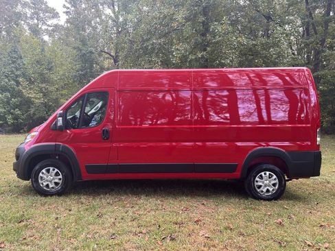 New 2026 RAM ProMaster 2500 w/ Quick Order Package 22G SLT image 7