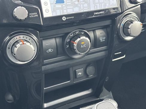 Used 2024 Toyota 4Runner TRD Off-Road Premium image 34