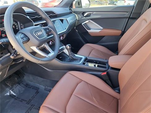 Certified 2025 Audi Q3 2.0T Premium w/ Convenience Package image 24