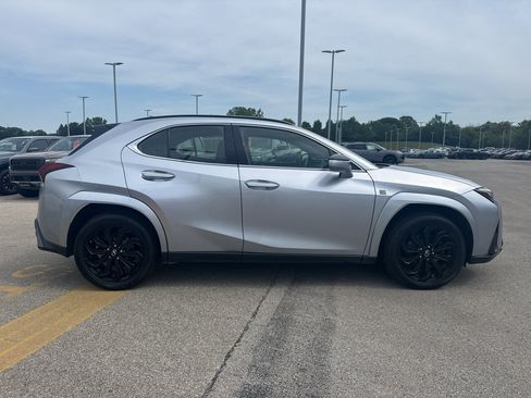 Used 2023 Lexus UX 250h F Sport AWD/4WD image 4