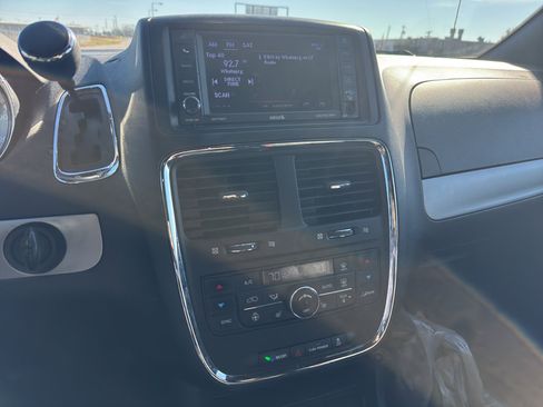 Used 2019 Dodge Grand Caravan GT image 7