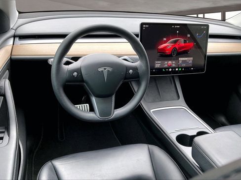 Used 2022 Tesla Model Y Performance image 8