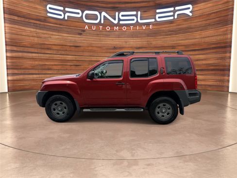 Used 2015 Nissan Xterra X AWD/4WD image 2