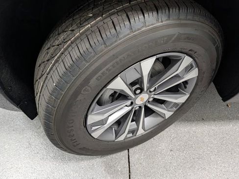 New 2026 Chevrolet Equinox LT w/ Convenience Package II FWD image 8