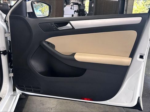 Used 2018 Volkswagen Jetta SEL FWD image 30