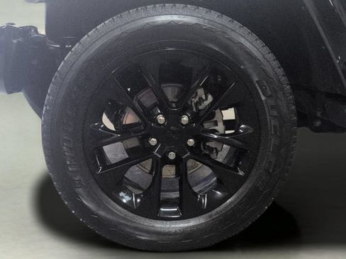 Used 2023 Jeep Wrangler Unlimited Sahara AWD/4WD image 30