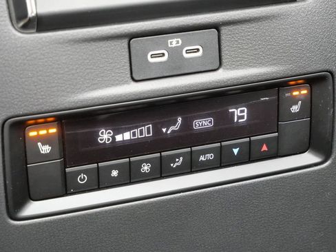 Used 2024 MAZDA CX-90 3.3 Turbo w/ Premium Plus Pkg image 33