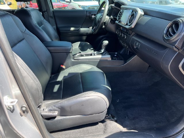 Used 2021 Toyota Tacoma TRD Sport w/ TRD Premium Sport Package AWD/4WD image 15