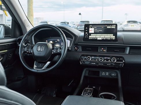 Used 2023 Honda Pilot Elite image 33