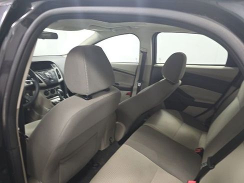 Used 2014 Ford Focus SE FWD image 19