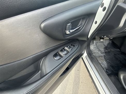 Used 2023 Nissan Murano S image 13