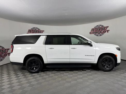 Used 2023 Chevrolet Suburban Premier AWD/4WD image 8