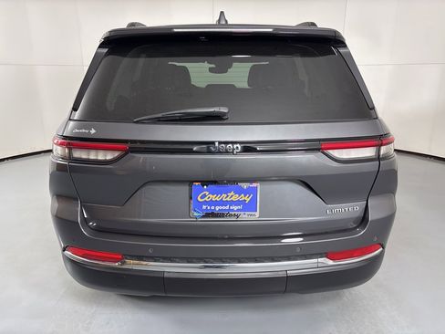 Used 2022 Jeep Grand Cherokee Limited w/ Trailer Tow Prep Group (B) image 7