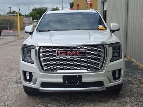 Used 2022 GMC Yukon XL Denali w/ Denali Ultimate Package AWD/4WD image 7