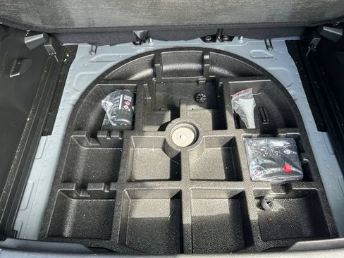 Used 2023 Jeep Renegade Latitude w/ Premium Group AWD/4WD image 17