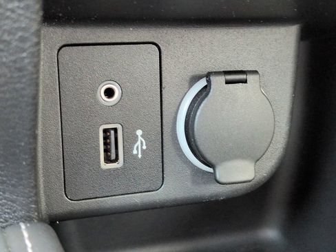 Certified 2019 Nissan Kicks SR w/ SR Premium Package FWD image 21