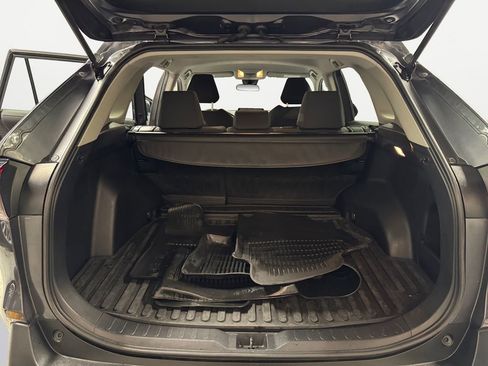 Used 2021 Toyota RAV4 LE image 16