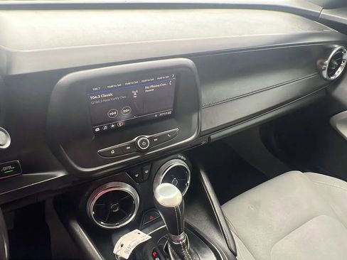 Used 2020 Chevrolet Camaro LT image 17