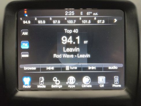 Used 2018 Jeep Cherokee Latitude Plus image 25