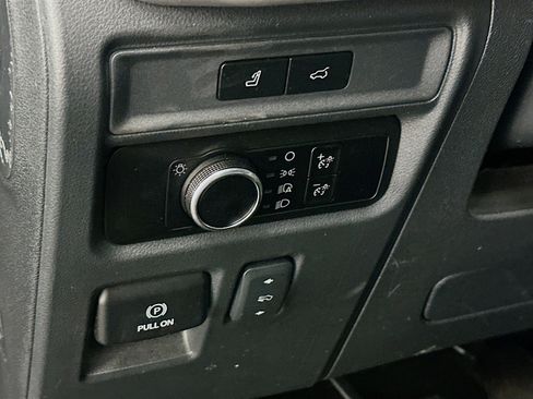 Used 2024 Ford Expedition Max XLT image 17