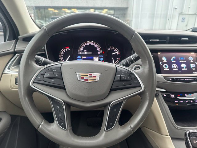 Used 2017 Cadillac XT5 Luxury w/ Driver Awareness Package AWD/4WD image 17