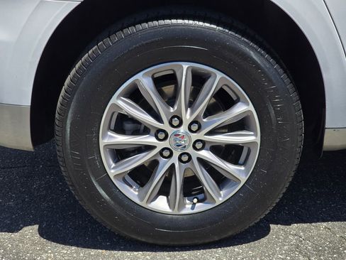 Certified 2023 Buick Enclave Essence FWD image 11