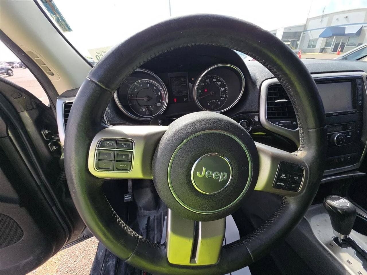 Used 2013 Jeep Grand Cherokee Laredo RWD image 15