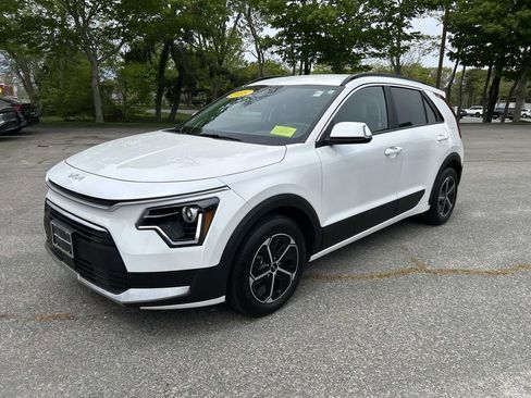 Certified 2025 Kia Niro EX FWD image 7