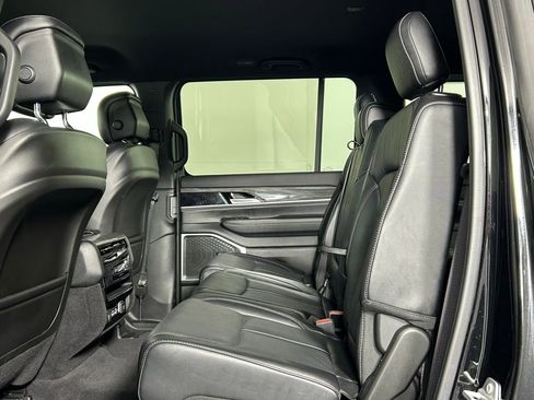 Used 2022 Jeep Wagoneer Series II image 18